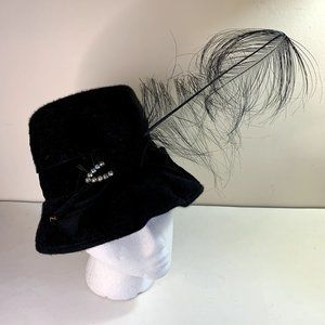 Vintage 40s Wool Cloche Bell Hat Velvet Trim Feather Black